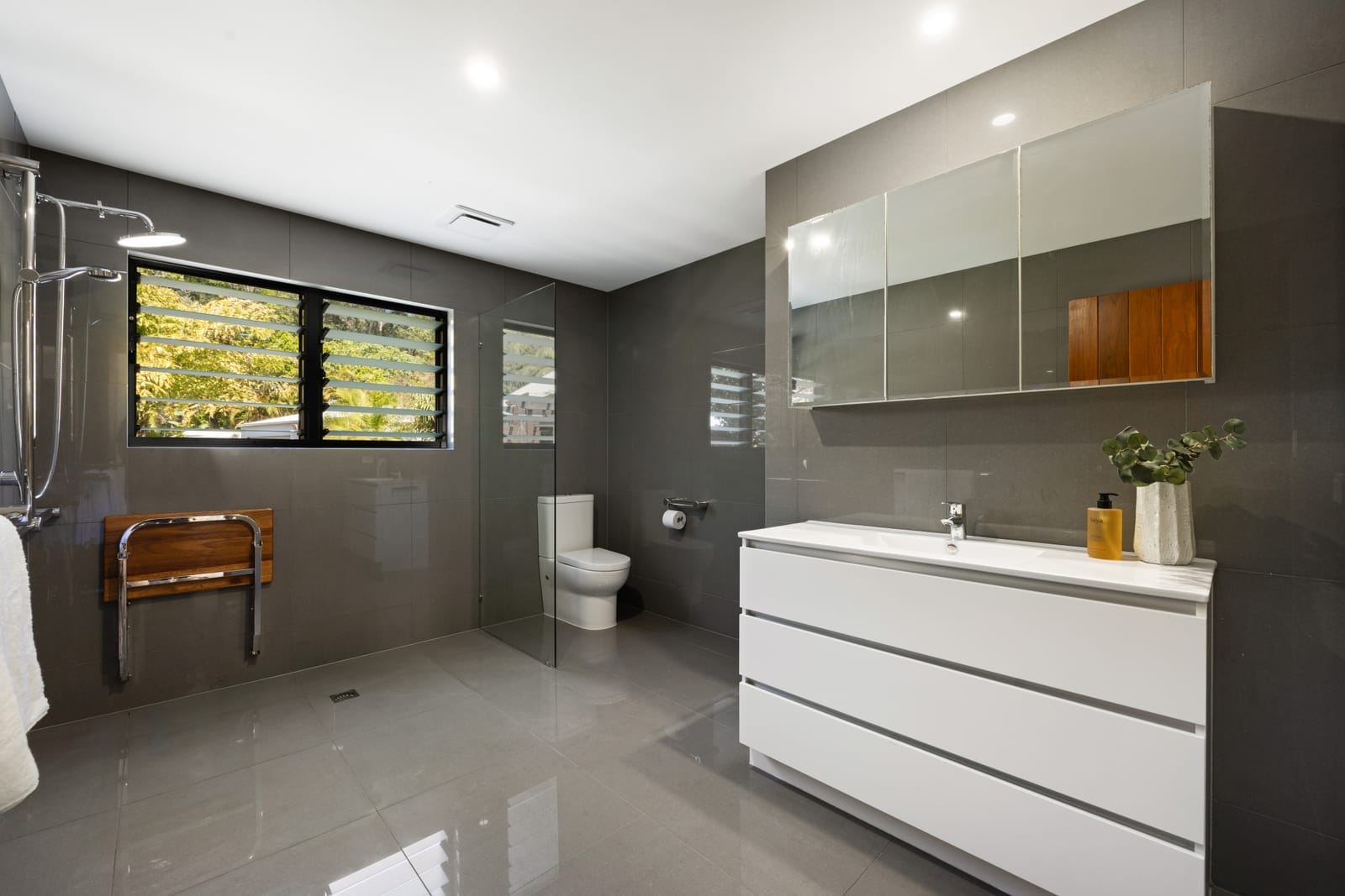 Acreage Perfection – Space, Privacy & Sophistication