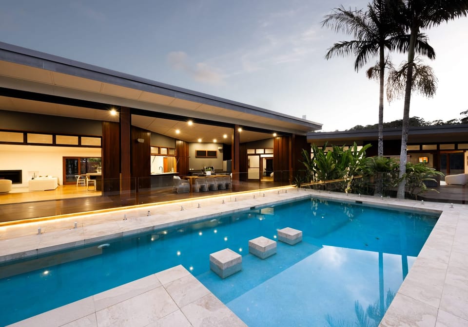 Acreage Perfection – Space, Privacy & Sophistication