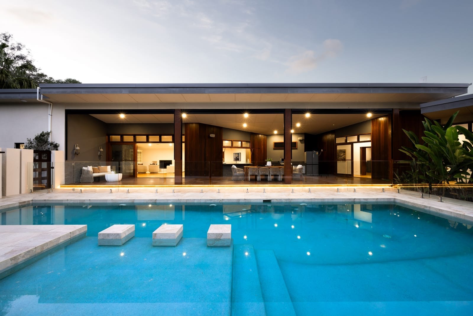 Acreage Perfection – Space, Privacy & Sophistication