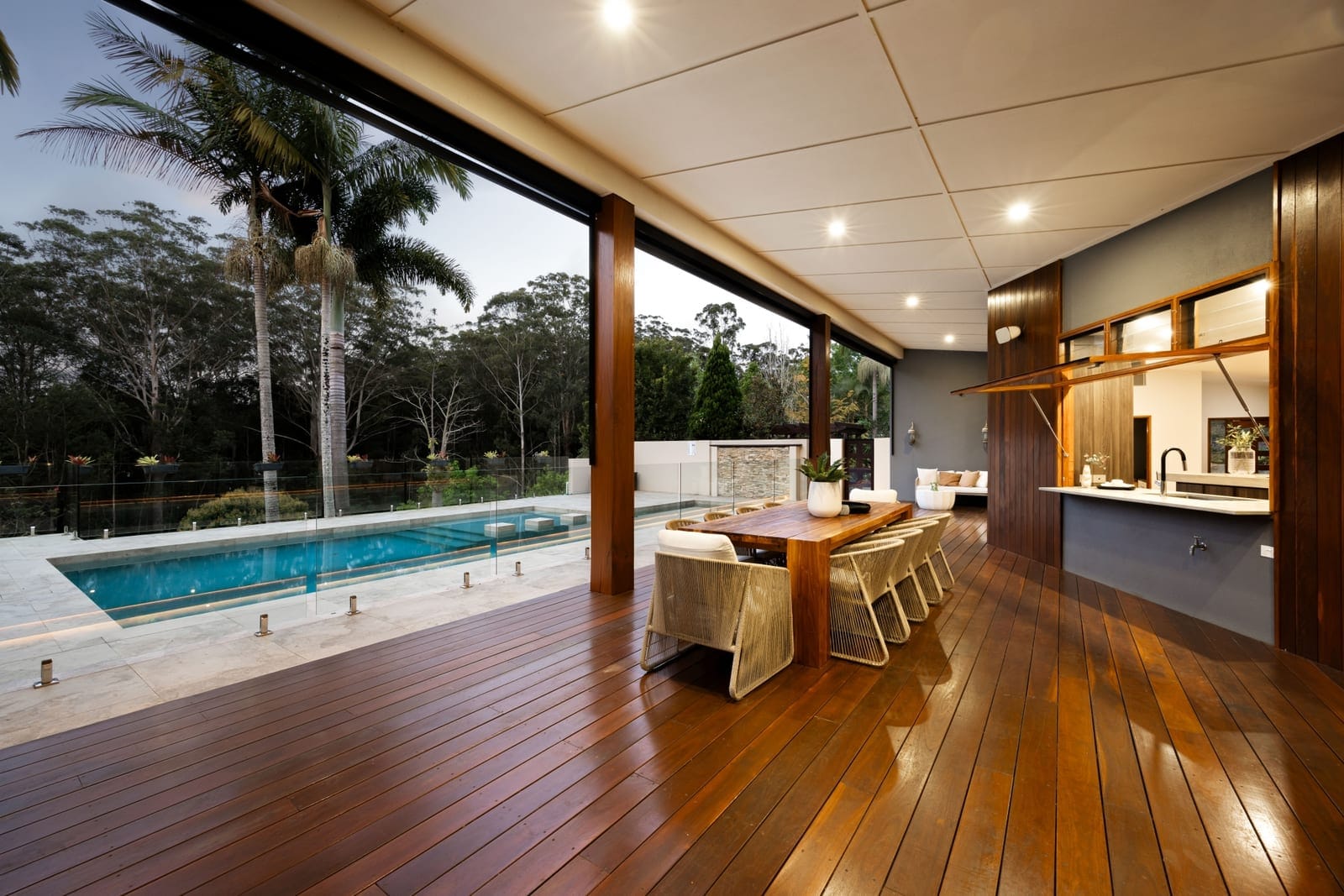 Acreage Perfection – Space, Privacy & Sophistication