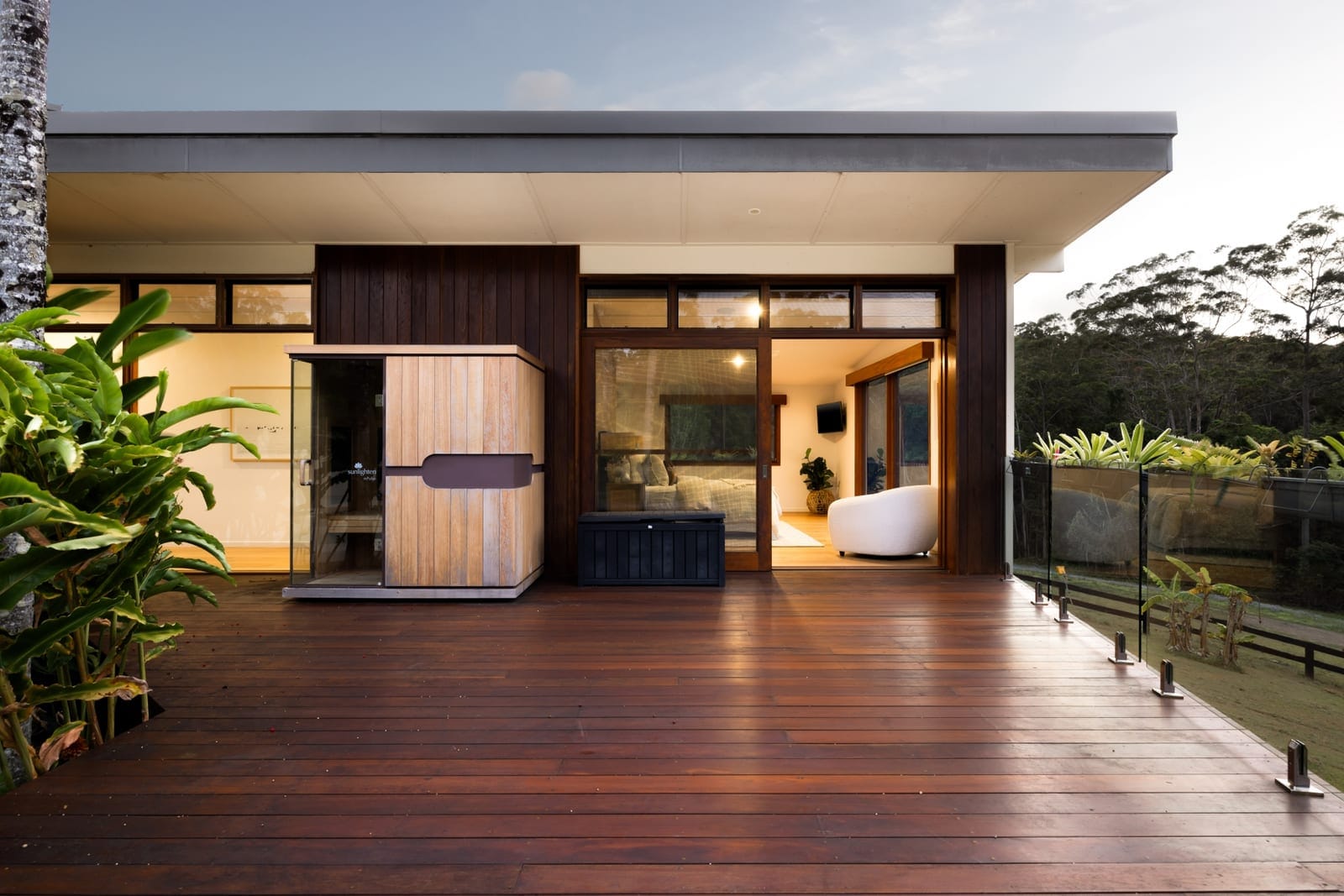 Acreage Perfection – Space, Privacy & Sophistication