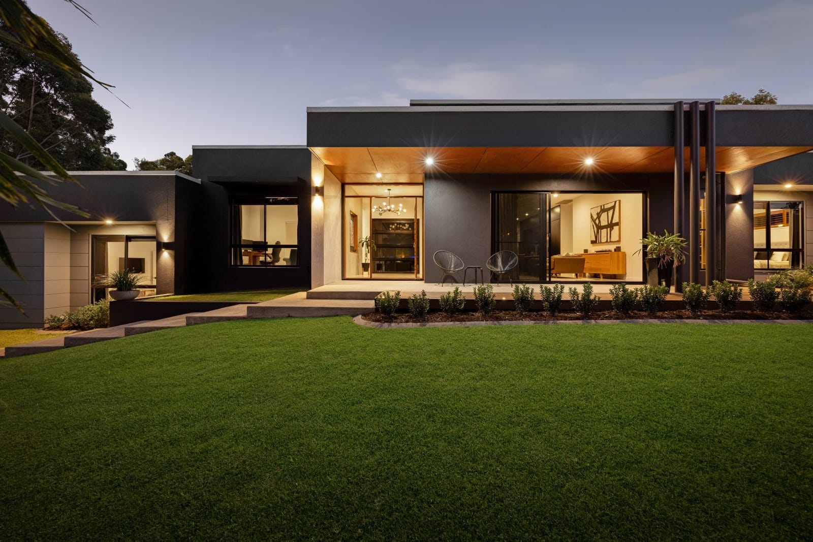 Where luxury meets lifestyle in one of the Coast’s most prestigious pockets!