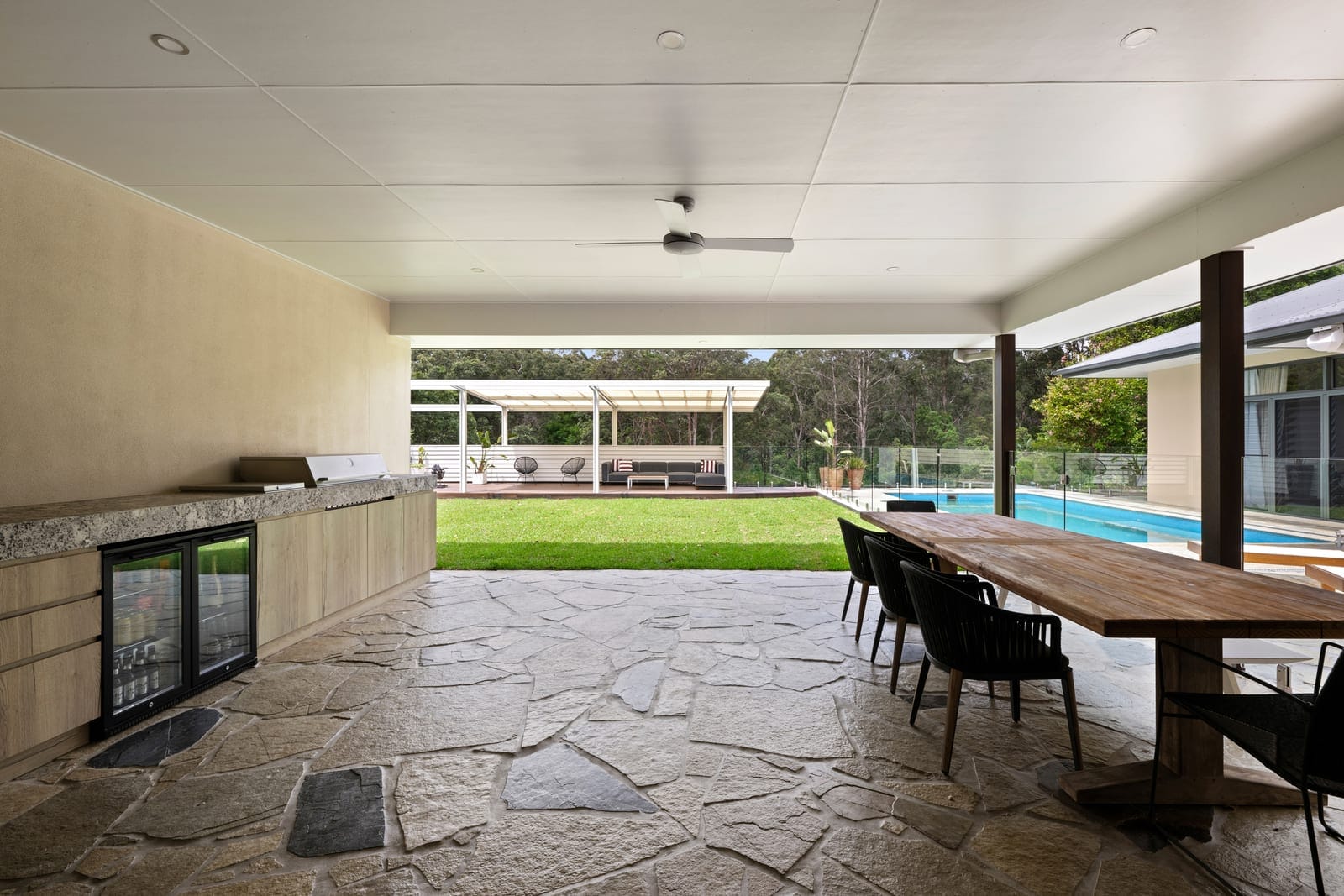 Absolute Magnificence: Ultra-Private Acreage Entertainer