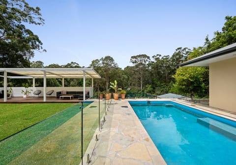 Absolute Magnificence: Ultra-Private Acreage Entertainer