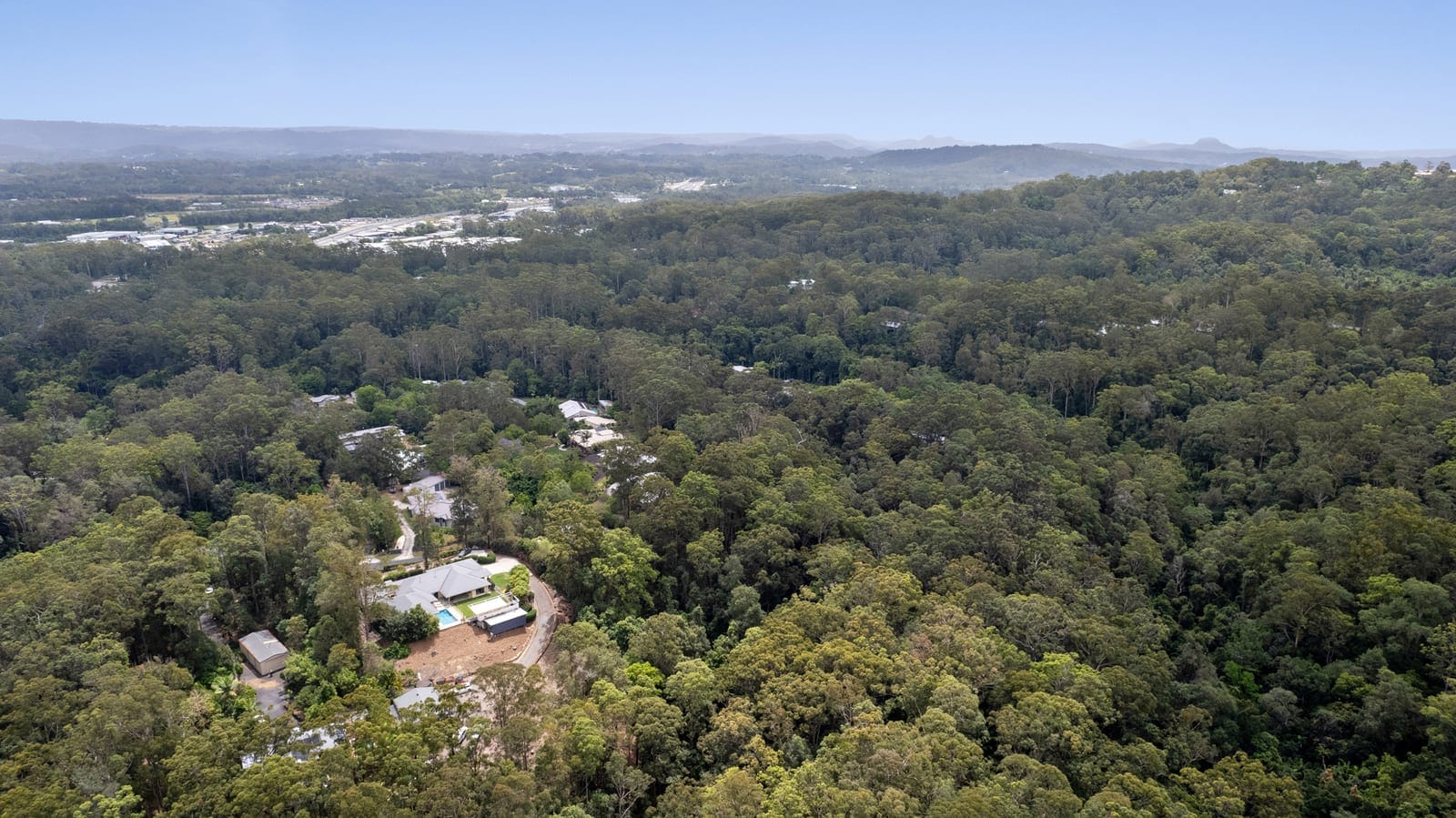 Absolute Magnificence: Ultra-Private Acreage Entertainer
