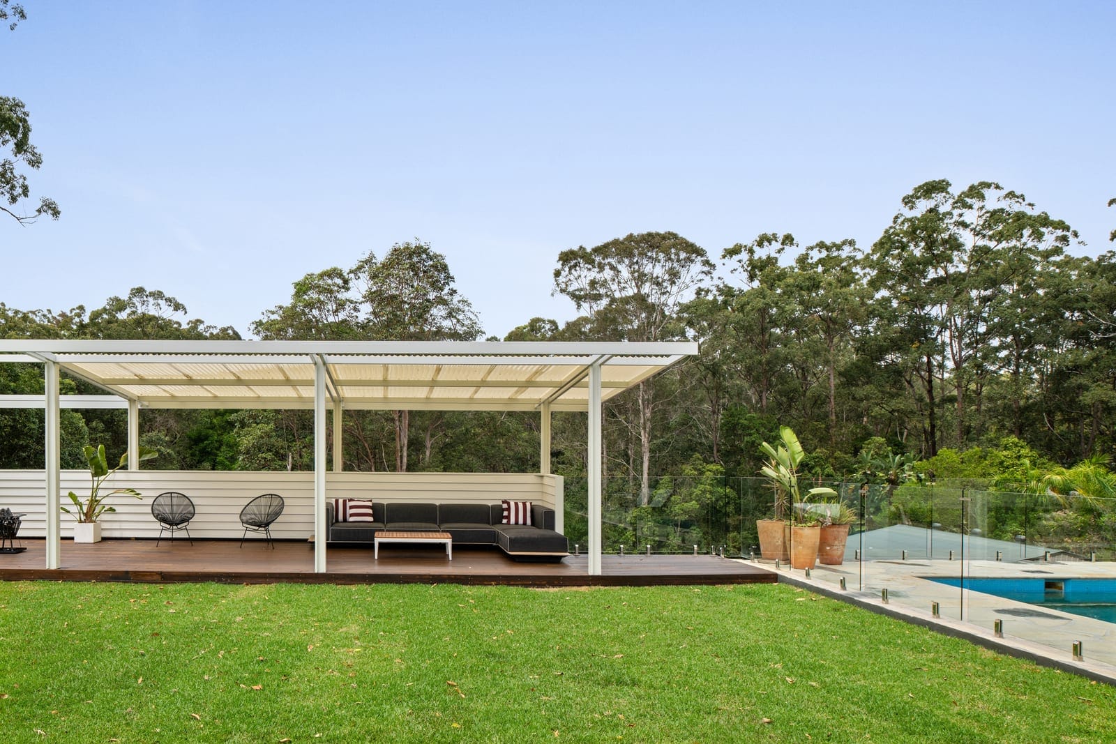 Absolute Magnificence: Ultra-Private Acreage Entertainer