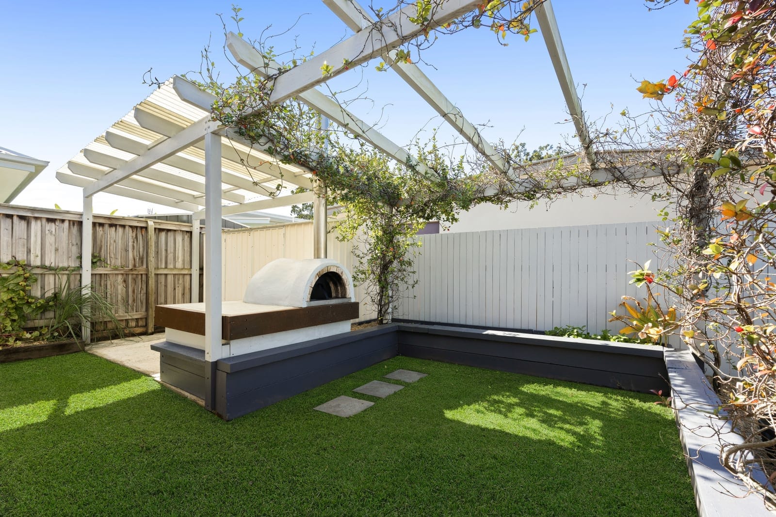 Single-Level Ease Meets Family-Friendly Comfort