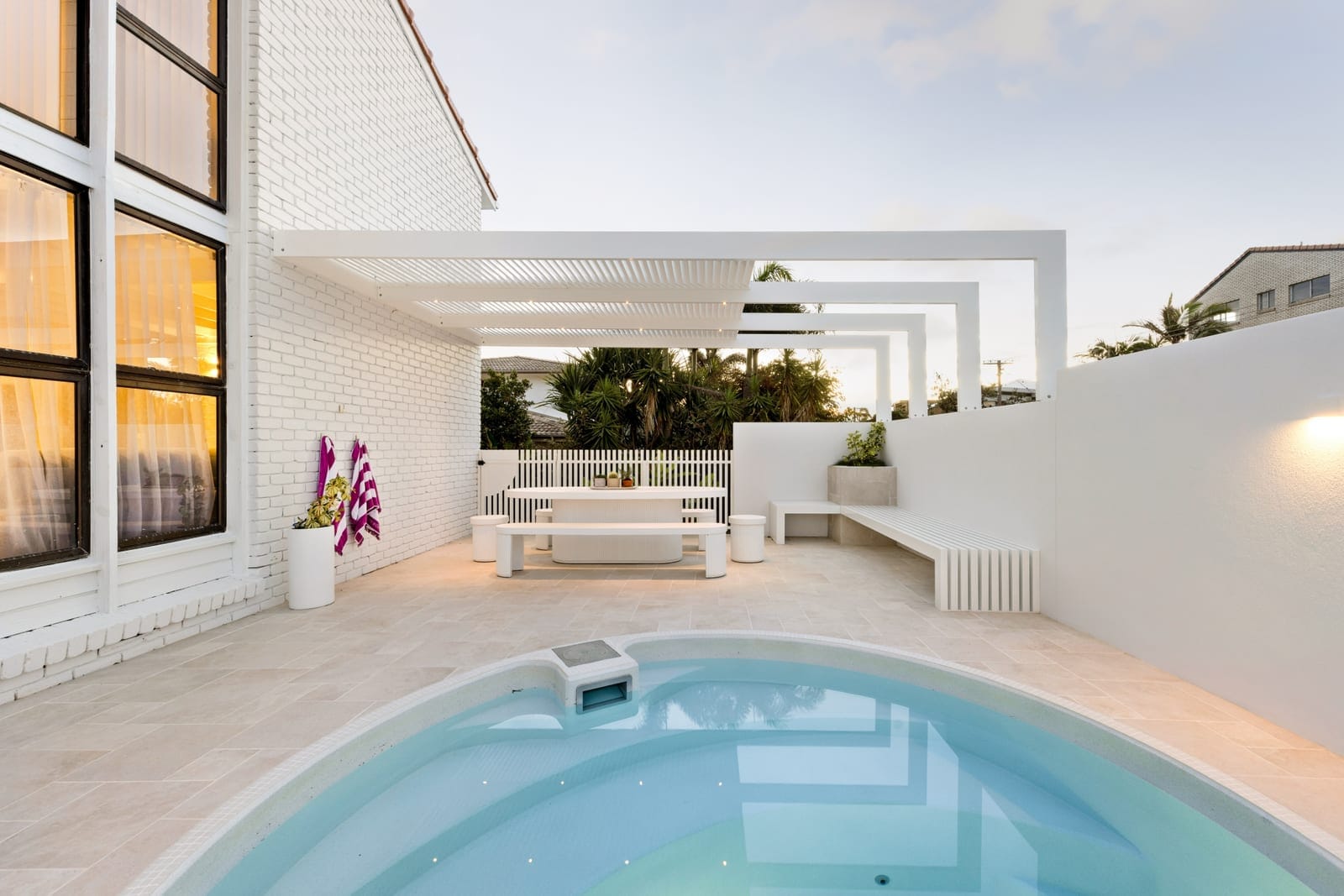 Light, Lifestyle, Location – 150m to Sand