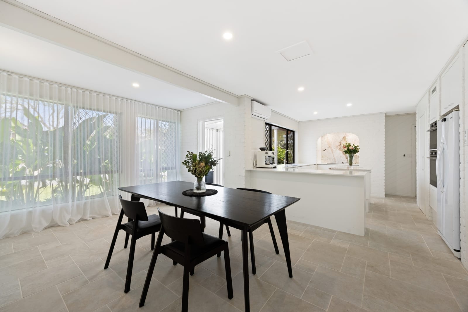Light, Lifestyle, Location – 150m to Sand