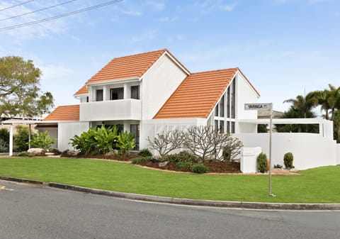 Light, Lifestyle, Location – 150m to Sand