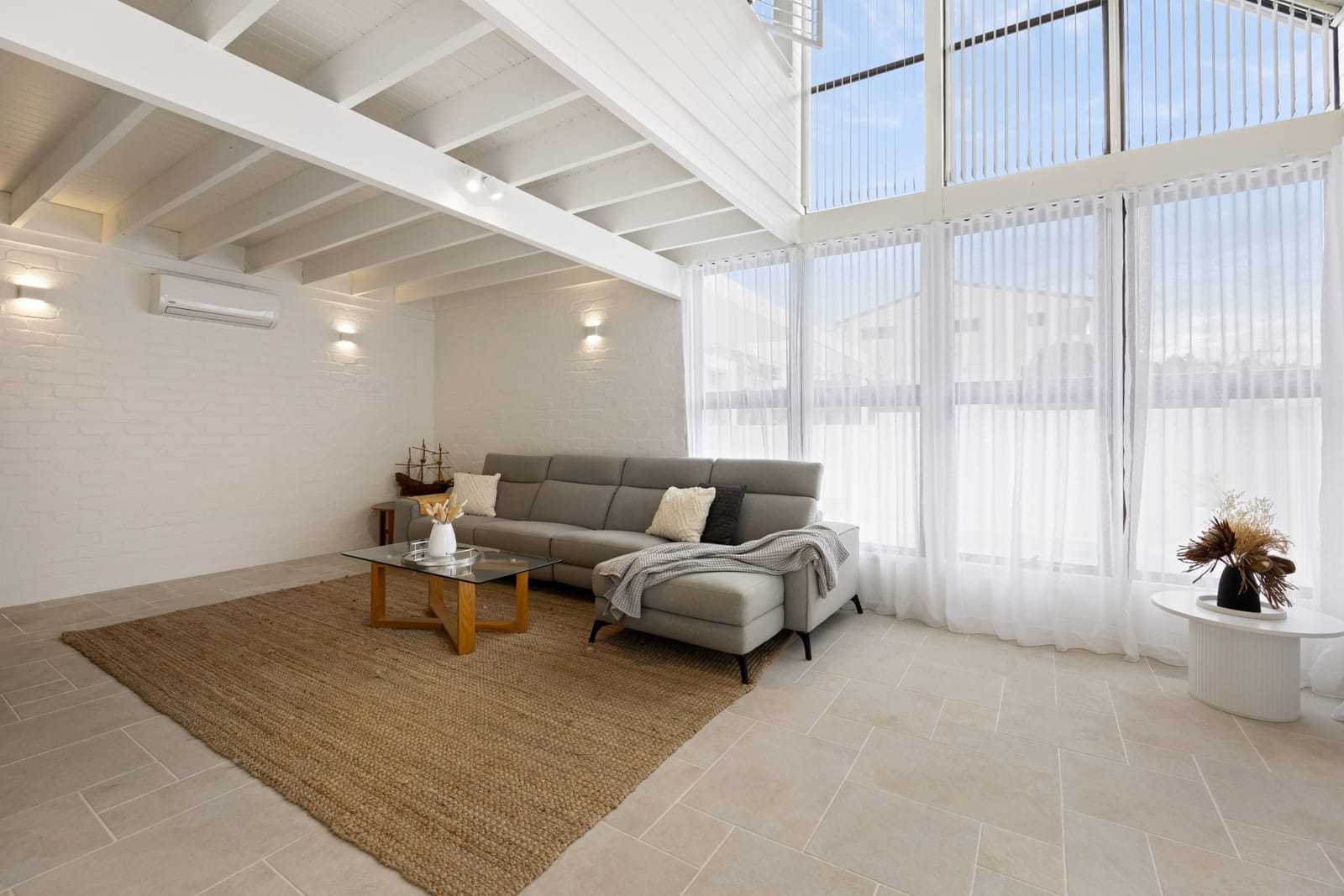 Light, Lifestyle, Location – 150m to Sand