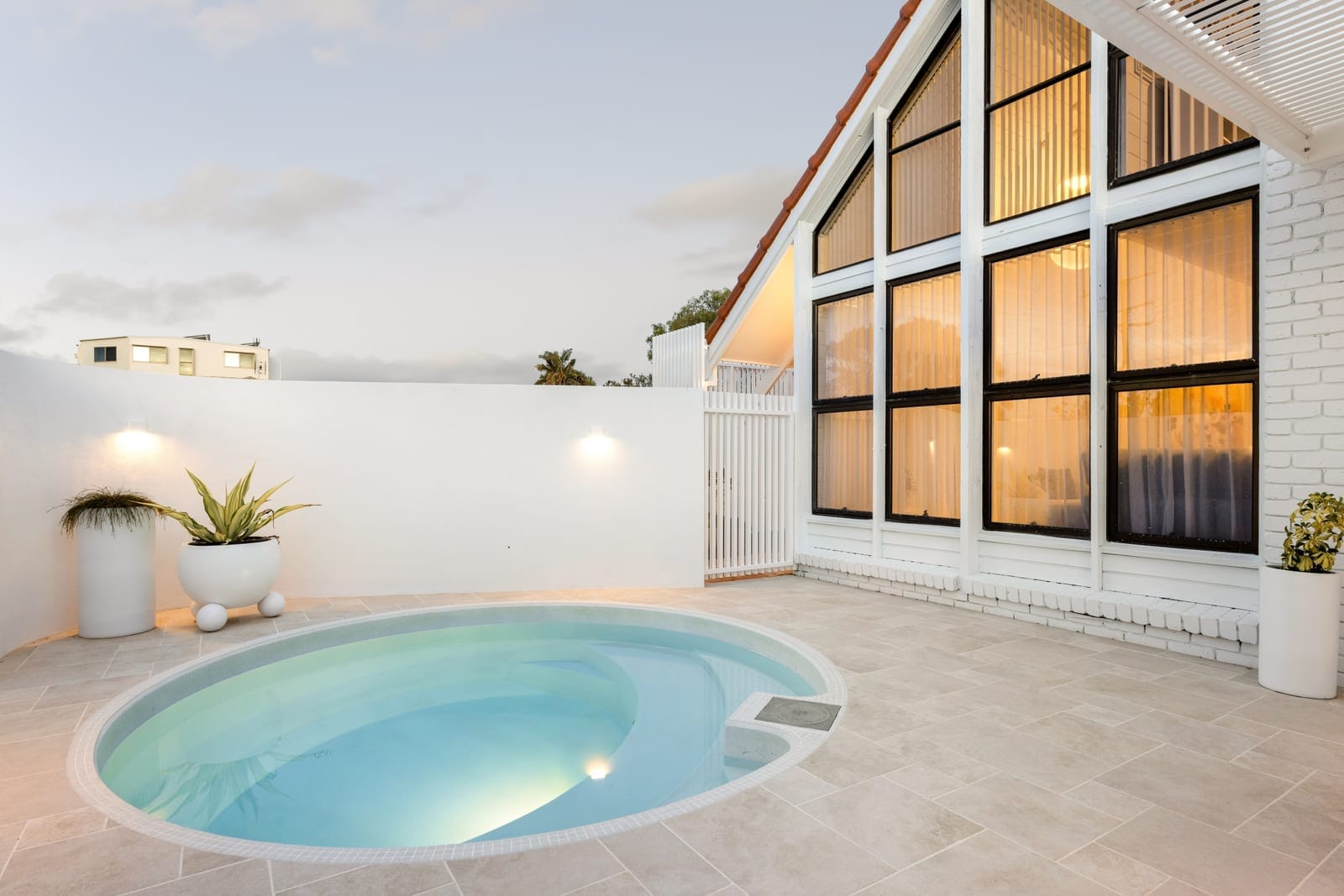Light, Lifestyle, Location – 150m to Sand