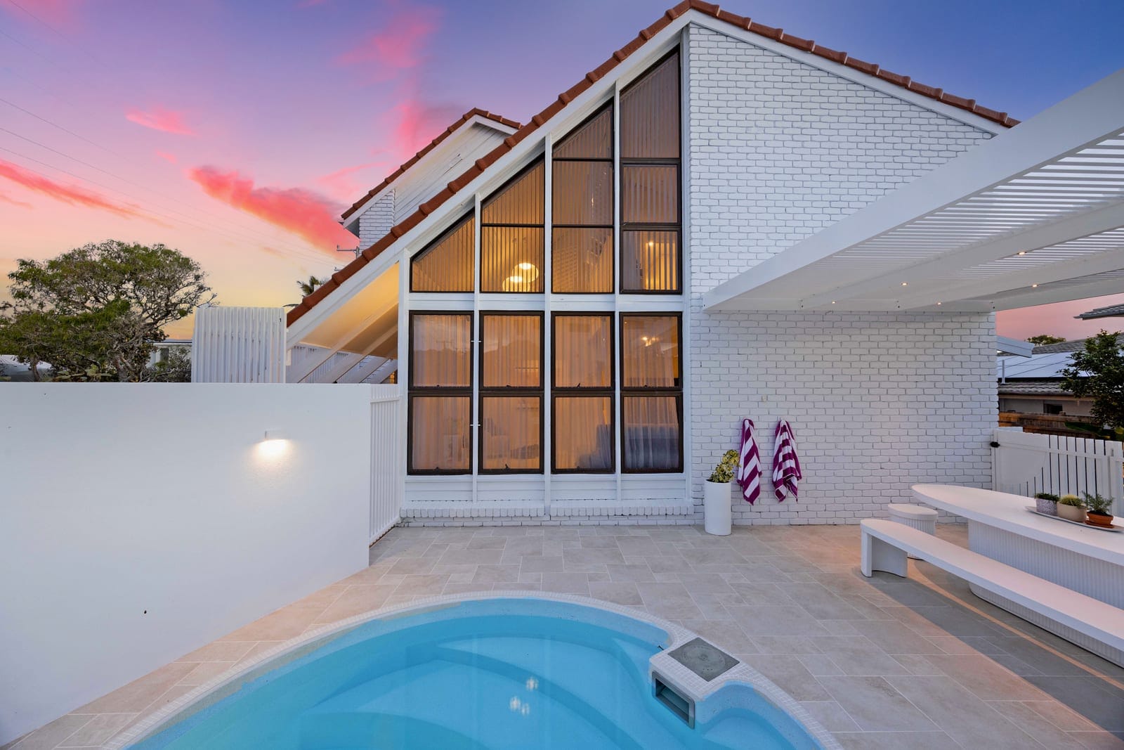 Light, Lifestyle, Location – 150m to Sand