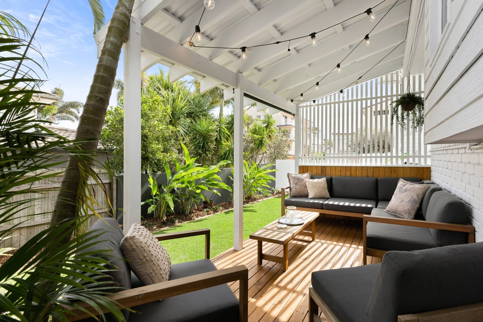 Light, Lifestyle, Location – 150m to Sand