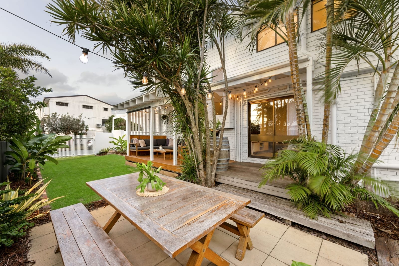 Light, Lifestyle, Location – 150m to Sand