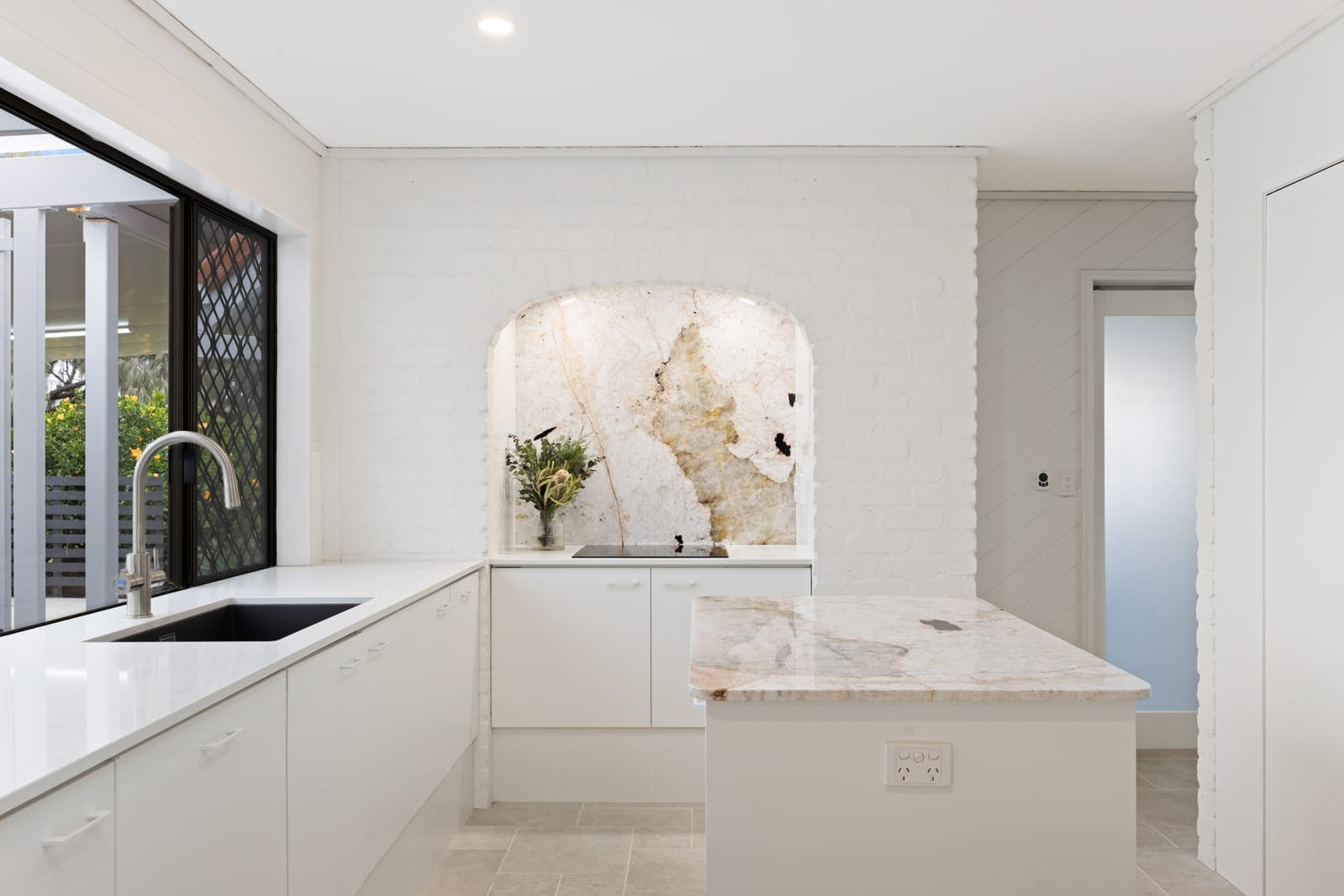 Light, Lifestyle, Location – 150m to Sand