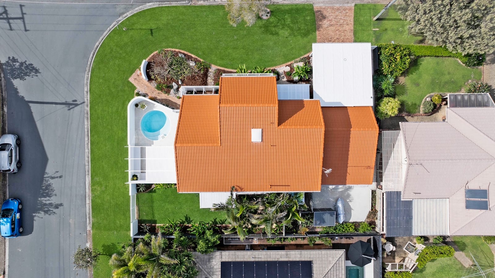 Light, Lifestyle, Location – 150m to Sand