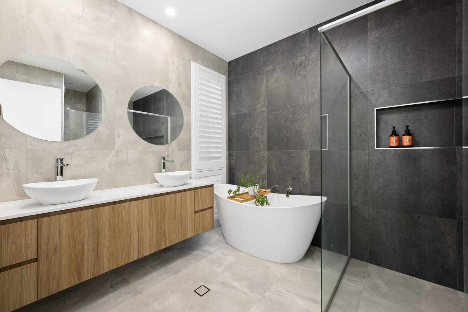 OWNERS COMMITTED ELSEWHERE - Family Living with a Luxe EDGE!