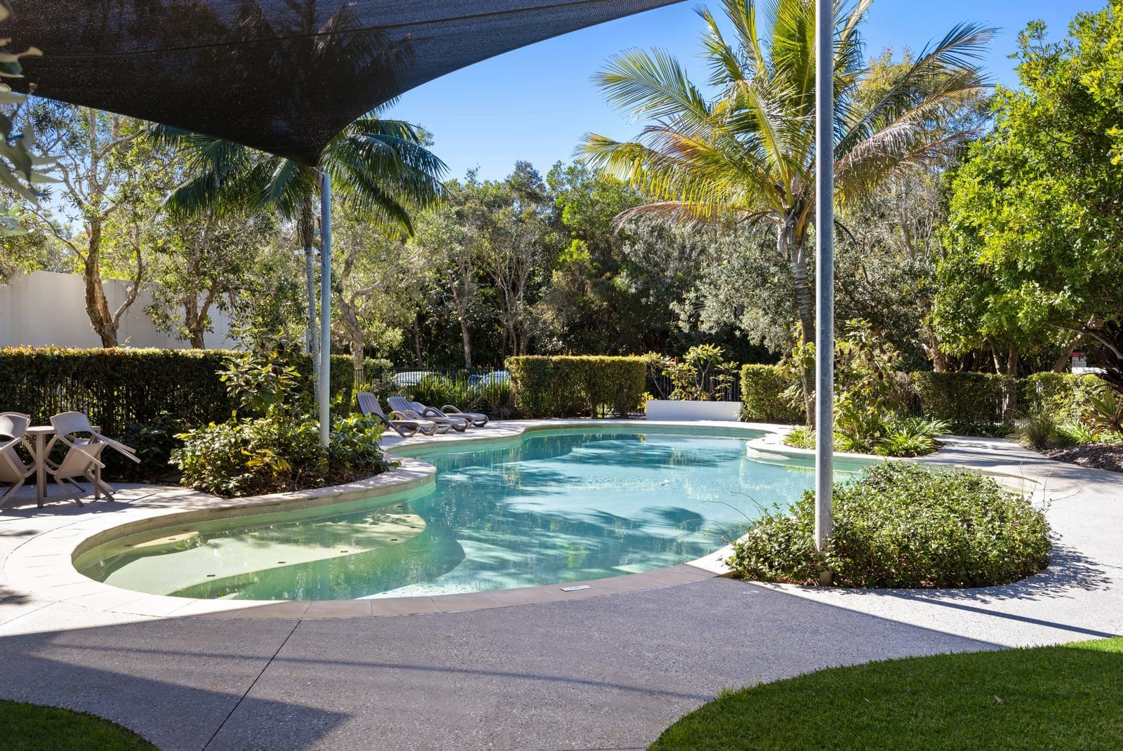 Coastal Luxe in Exclusive Beachside Estate
