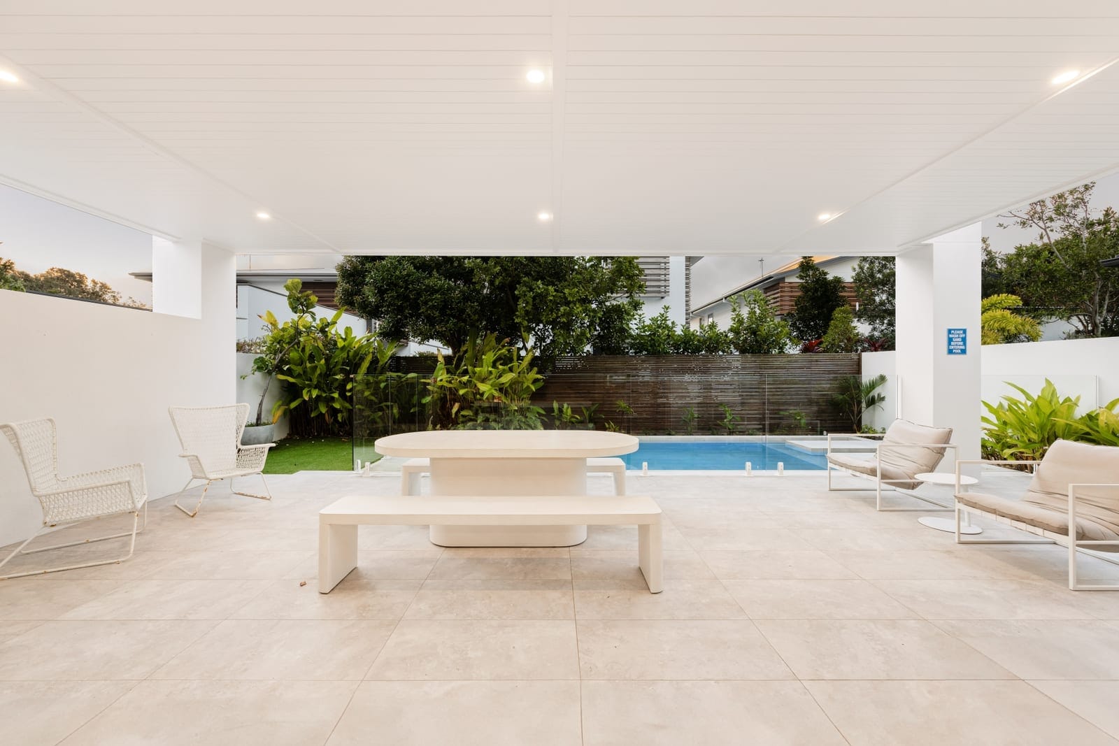 Coastal Luxe in Exclusive Beachside Estate
