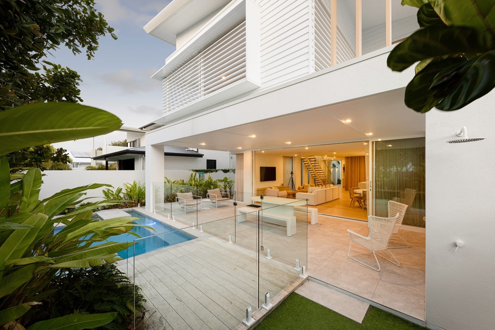 Coastal Luxe in Exclusive Beachside Estate