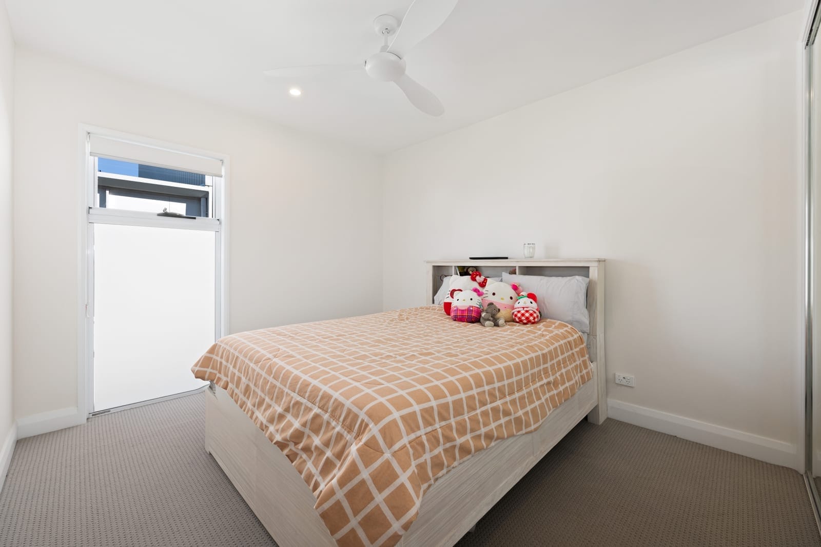 SOLD BY JAMIE VIBERT & NAJ ELSAYED