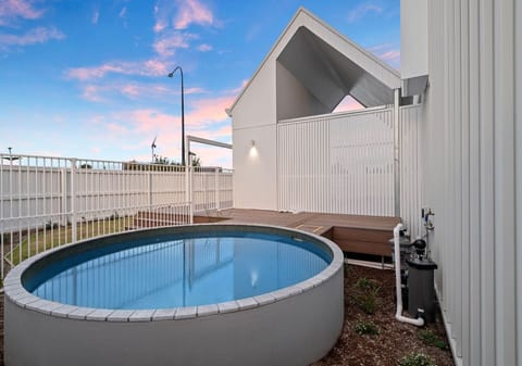 SOLD BY JAMIE VIBERT & NAJ ELSAYED