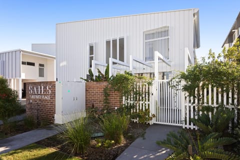 SOLD BY JAMIE VIBERT & NAJ ELSAYED