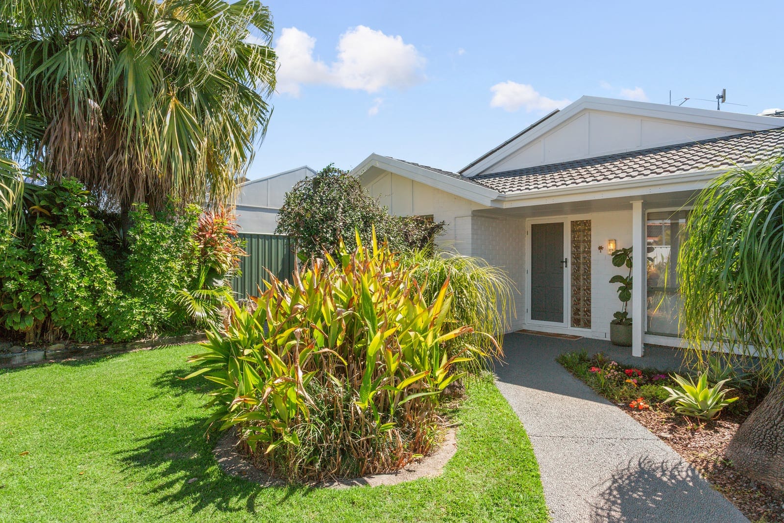 SOLD by Team Cassie Kennedy!