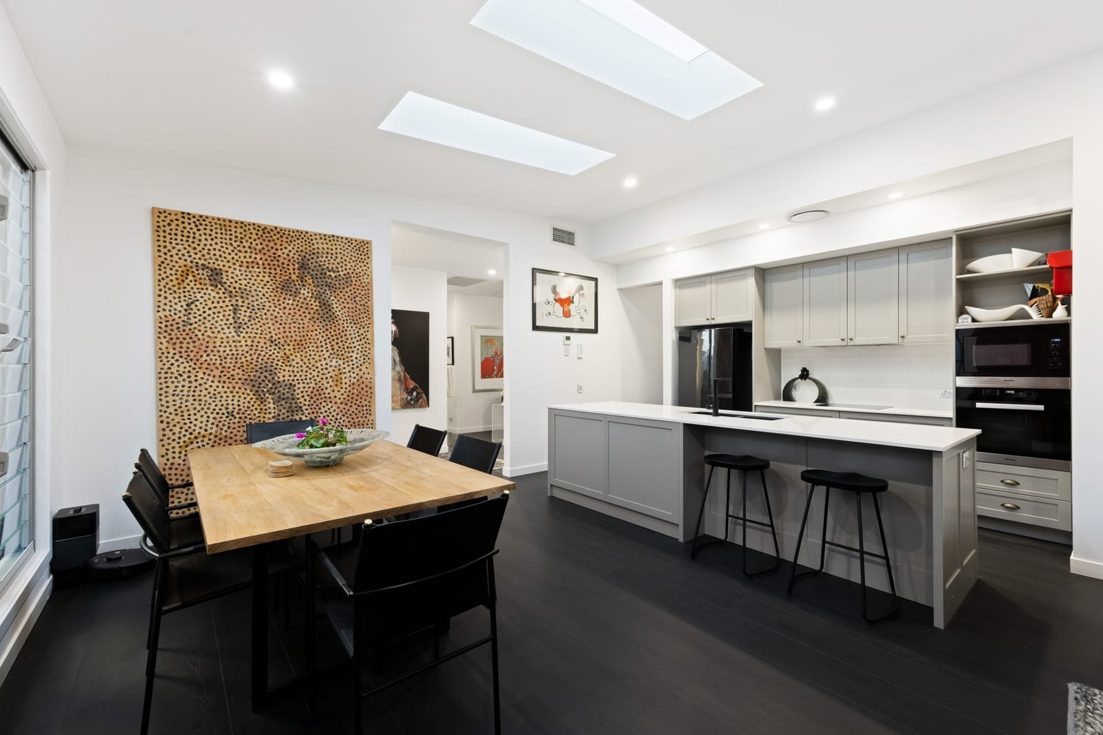Elegant Home In Bespoke Residence