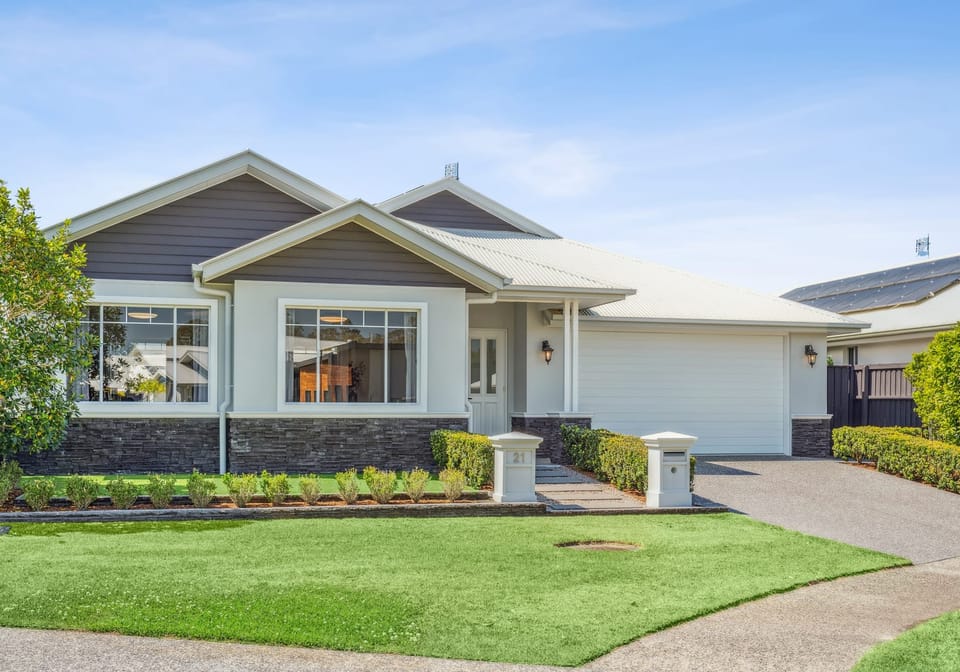 SOLD by Team Cassie Kennedy!