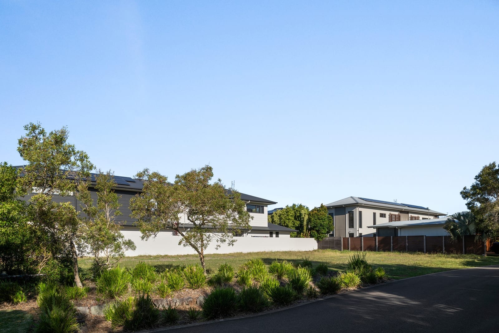 Vacant Beachside Block: 669m2 North Facing (RARE)