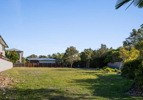 Vacant Beachside Block: 669m2 North Facing (RARE)