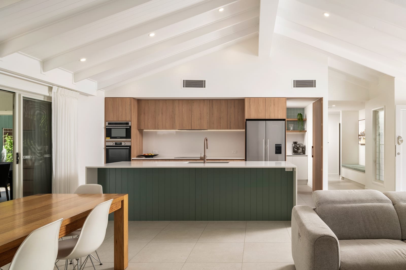 North Facing Entertainer on HUGE 1062m2!