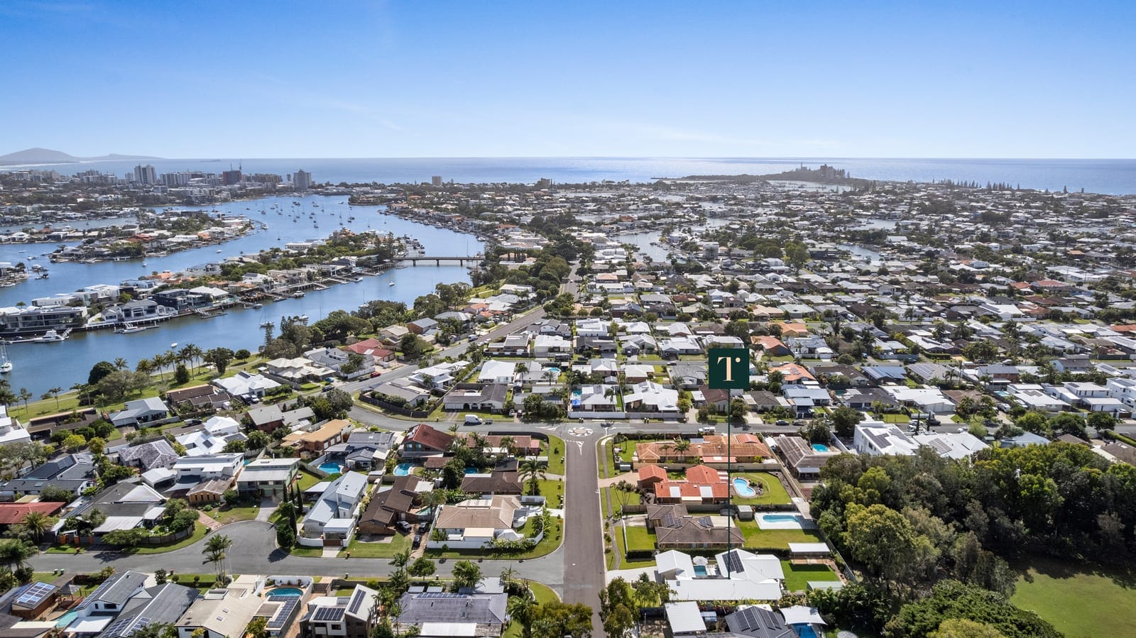 North Facing Entertainer on HUGE 1062m2!
