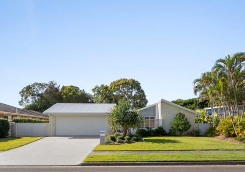 North Facing Entertainer on HUGE 1062m2!