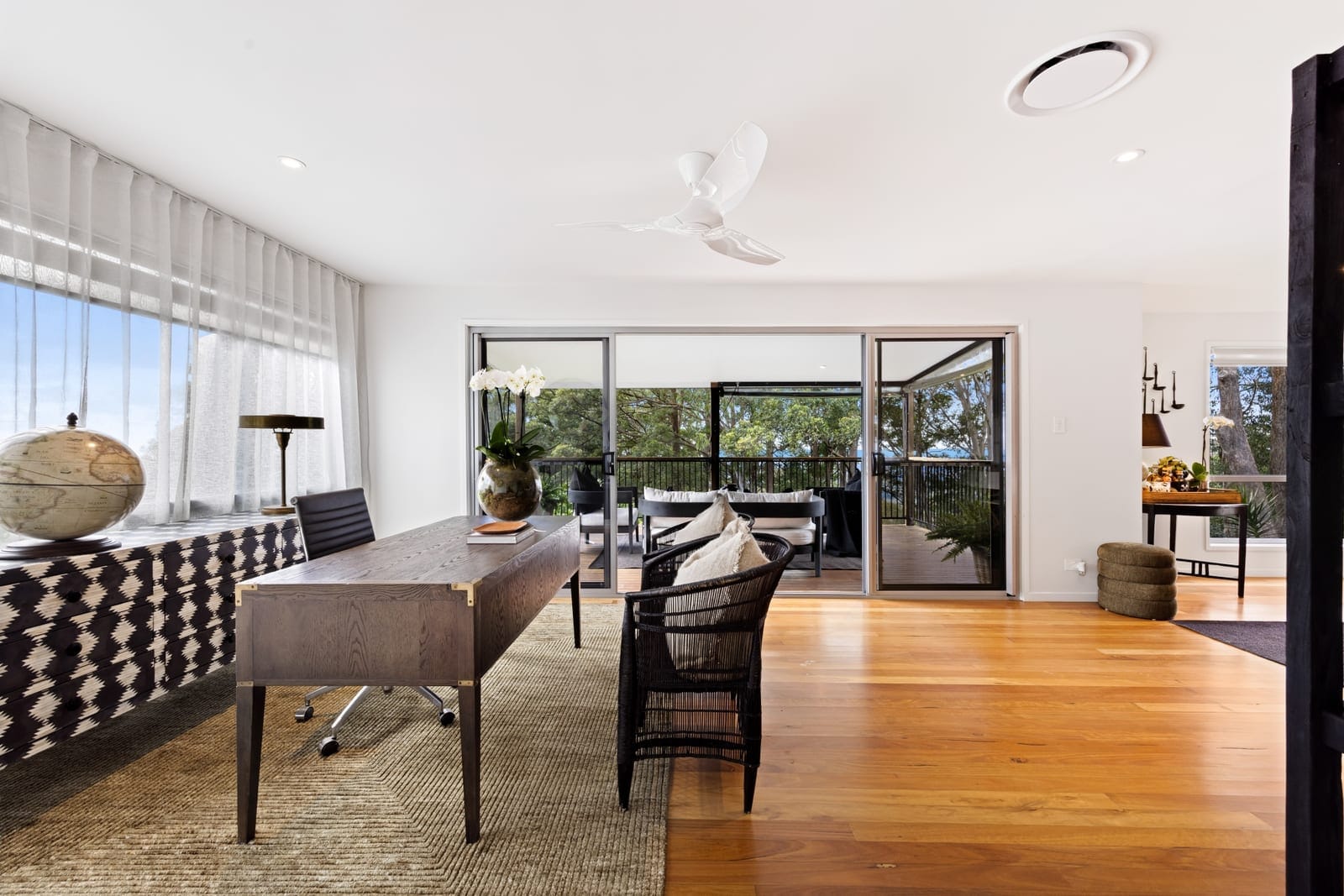 Hinterland Haven Nestled Amongst Treetops!