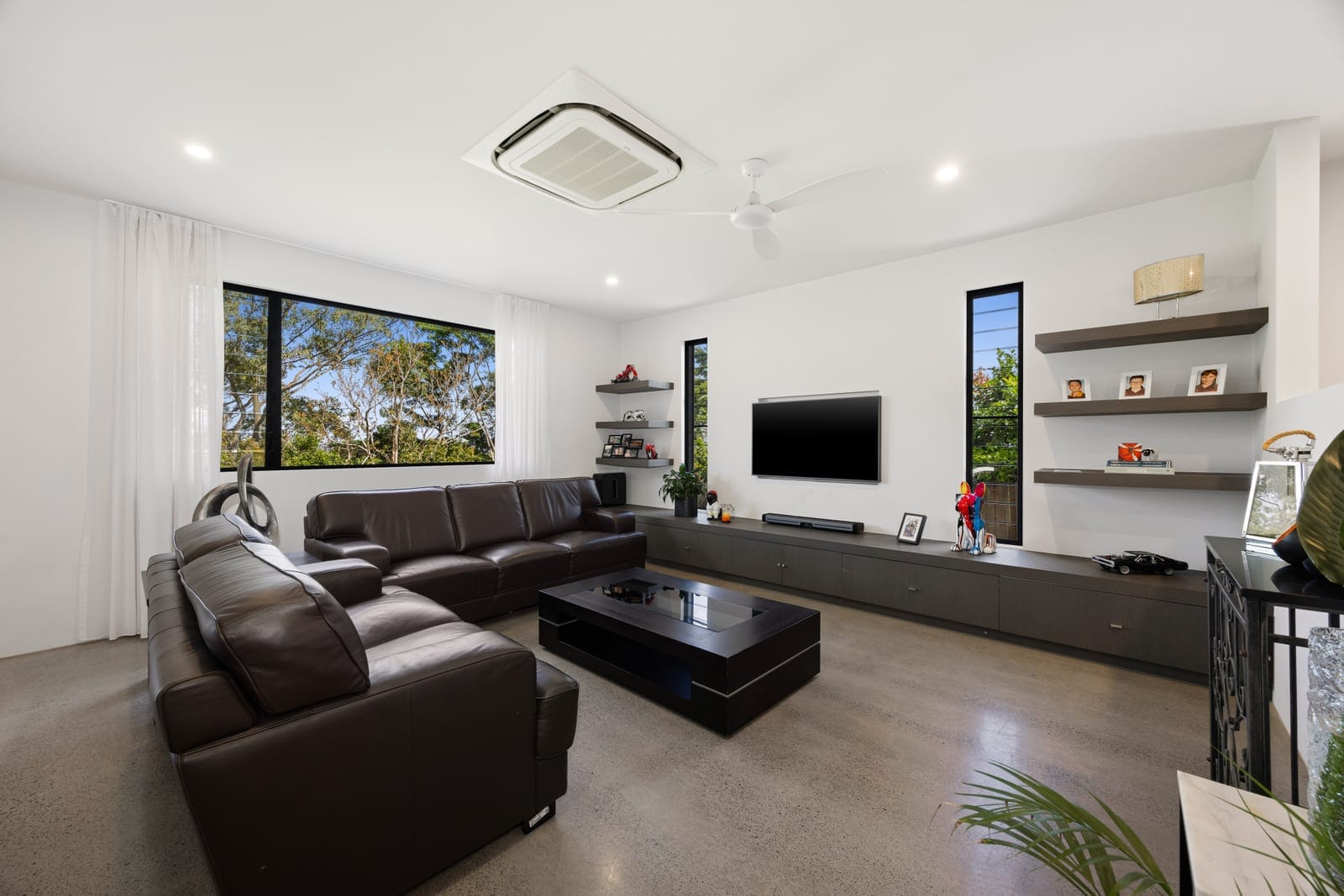 An Exceptional Mons Estate Designed for Modern Living