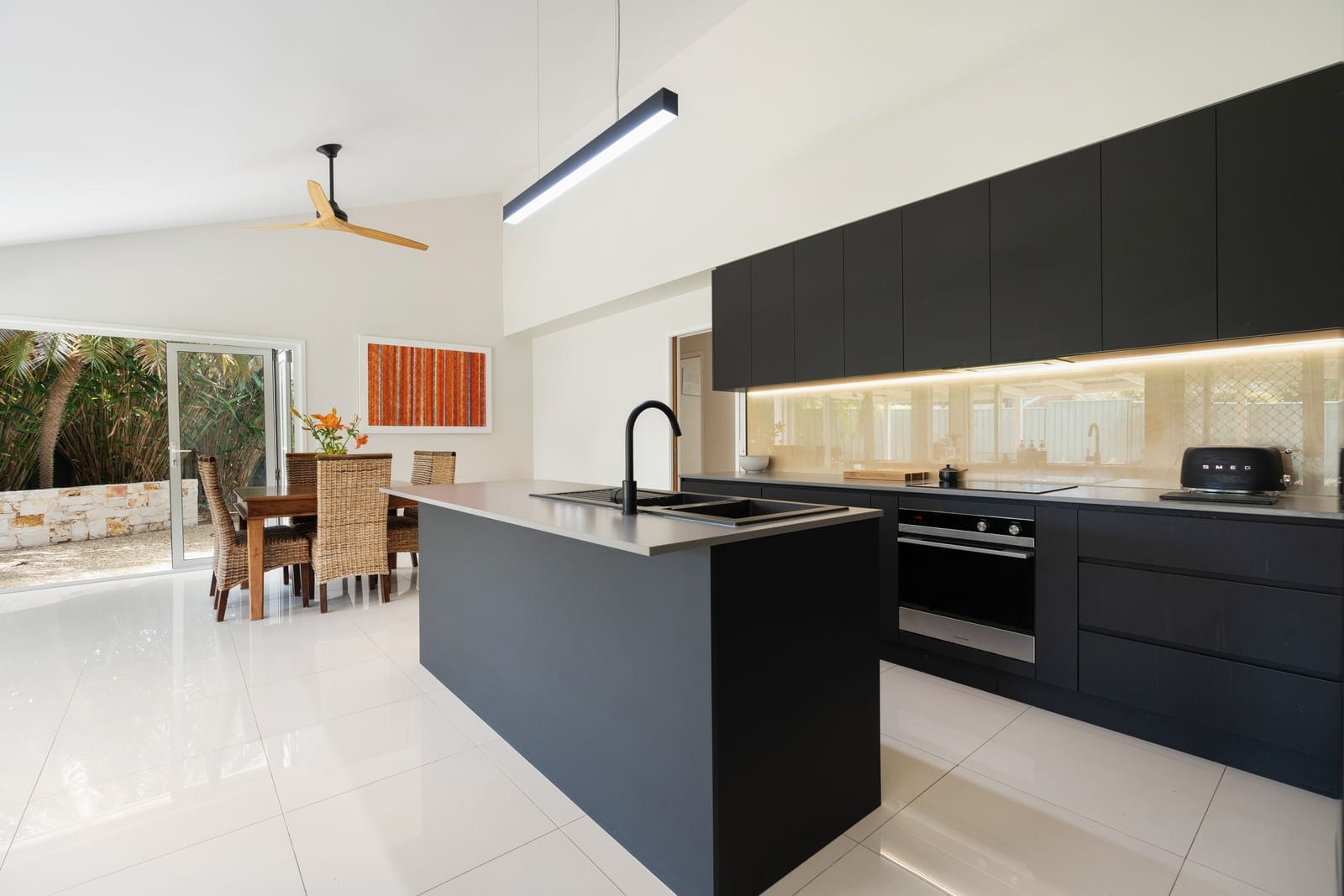 Dreamy Oasis: Spacious and Stylish in Mooloolaba!
