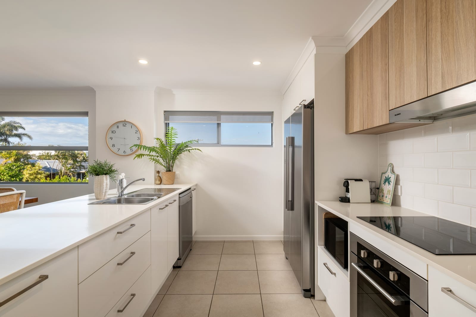 Stylish Beachside Living, Steps To The Sand