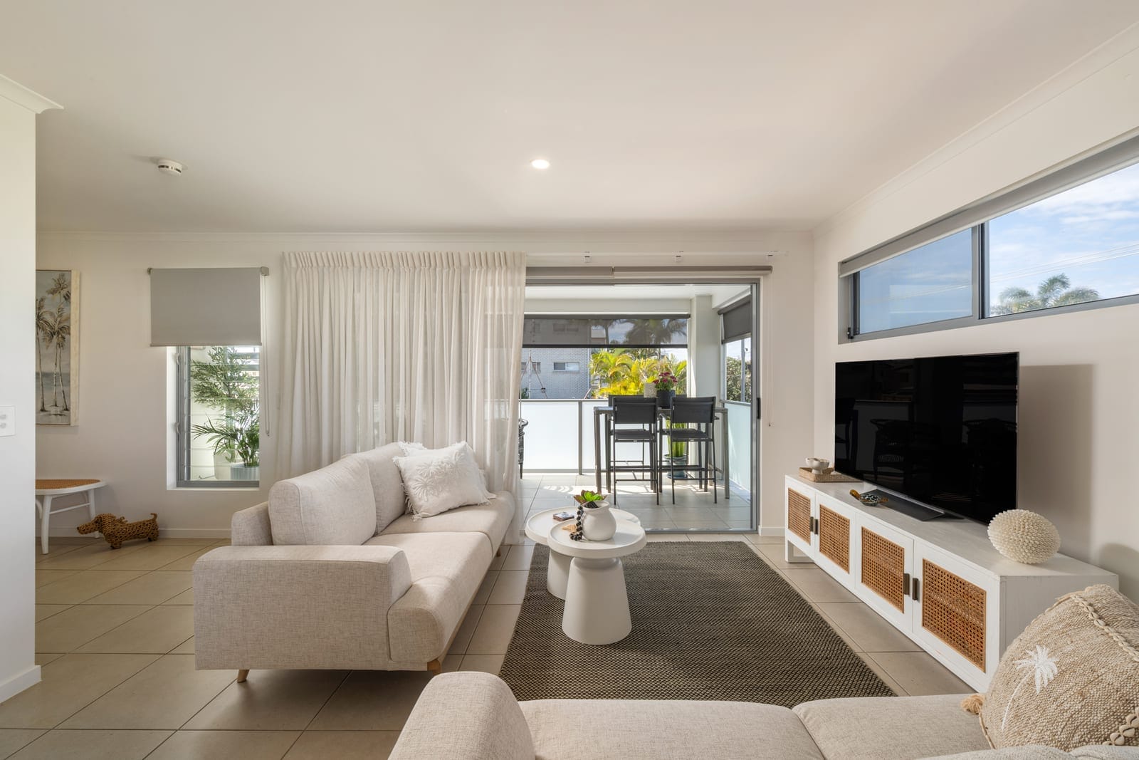 Stylish Beachside Living, Steps To The Sand