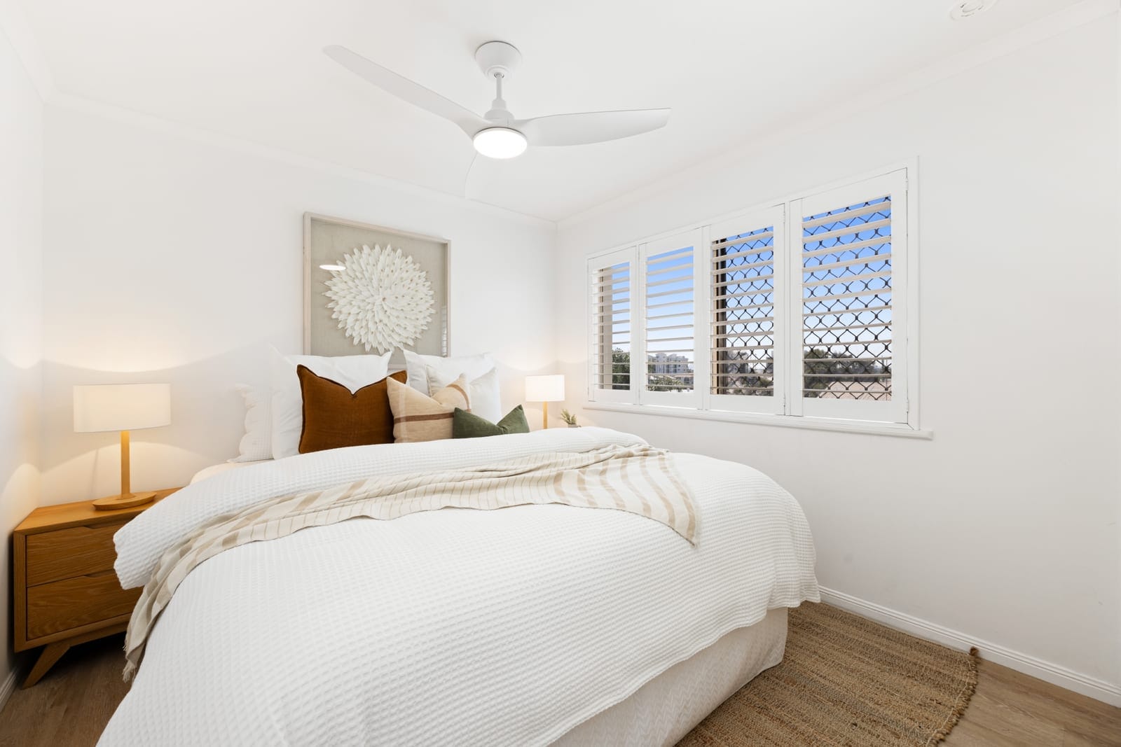 Location, Lifestyle, Views: Top Floor with Rooftop Terrace!