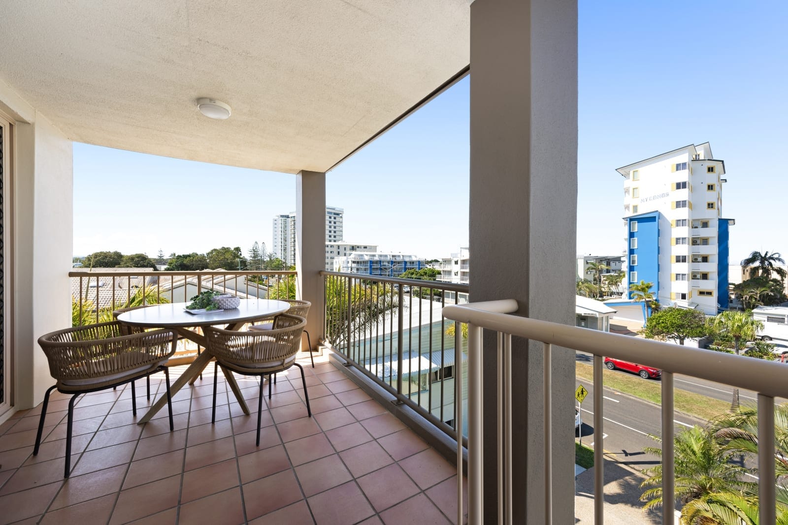 Location, Lifestyle, Views: Top Floor with Rooftop Terrace!