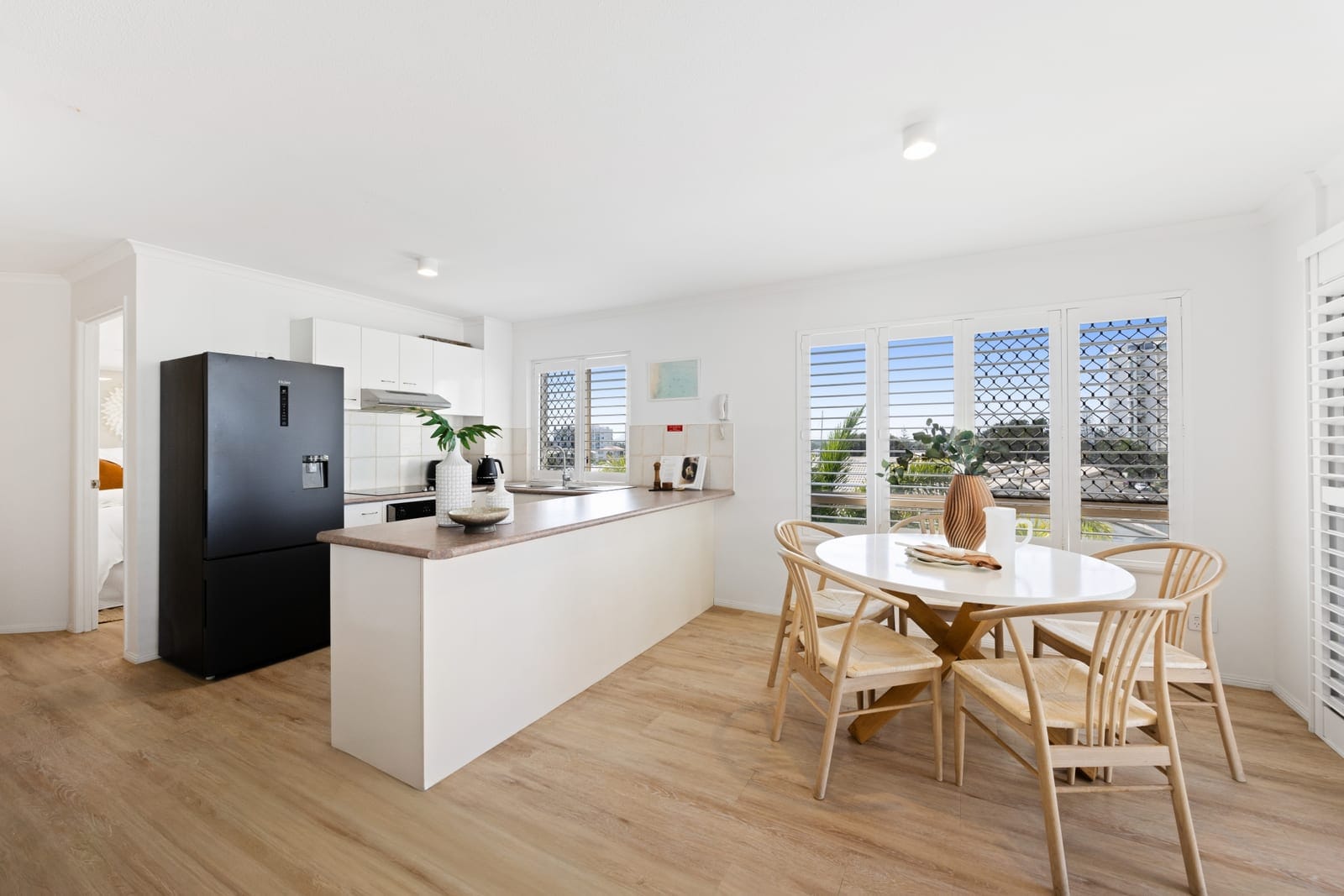 Location, Lifestyle, Views: Top Floor with Rooftop Terrace!