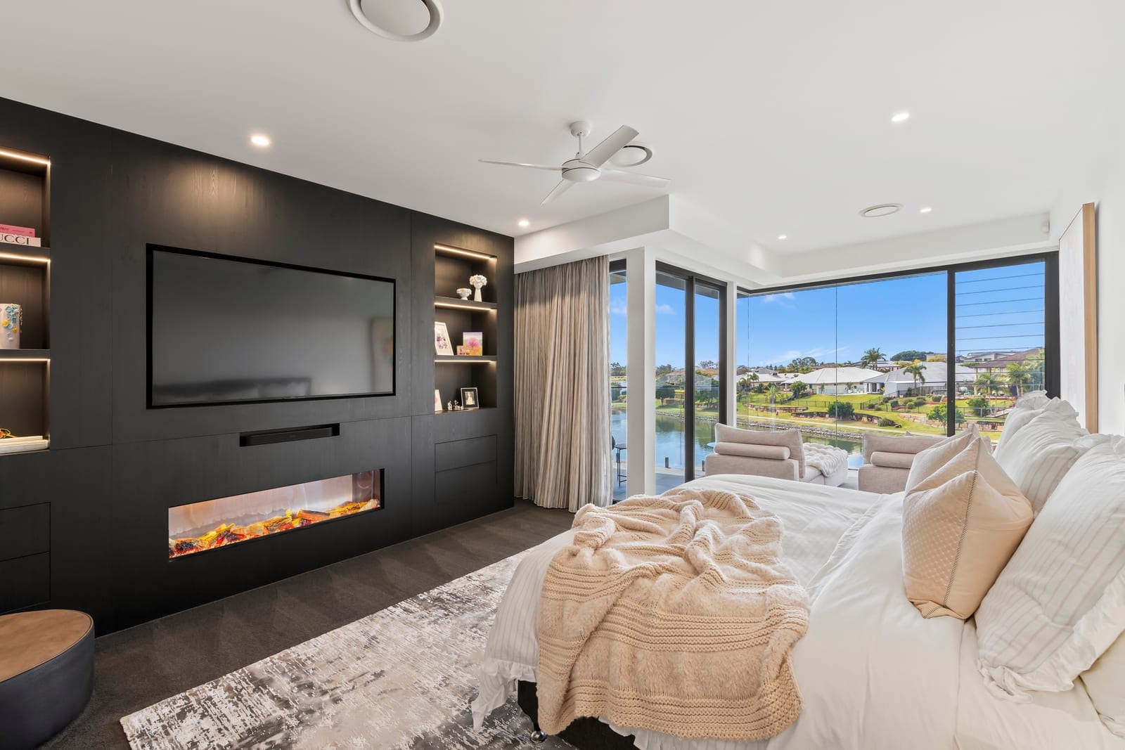 Lakeside Architectural Marvel, Celebrating Large-Scale Liveable Luxury