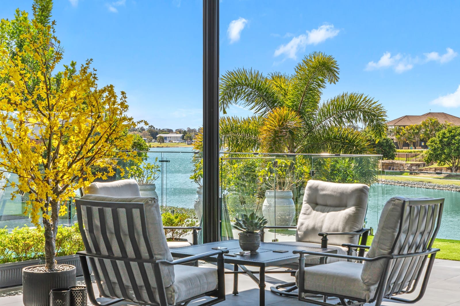 Lakeside Architectural Marvel, Celebrating Large-Scale Liveable Luxury