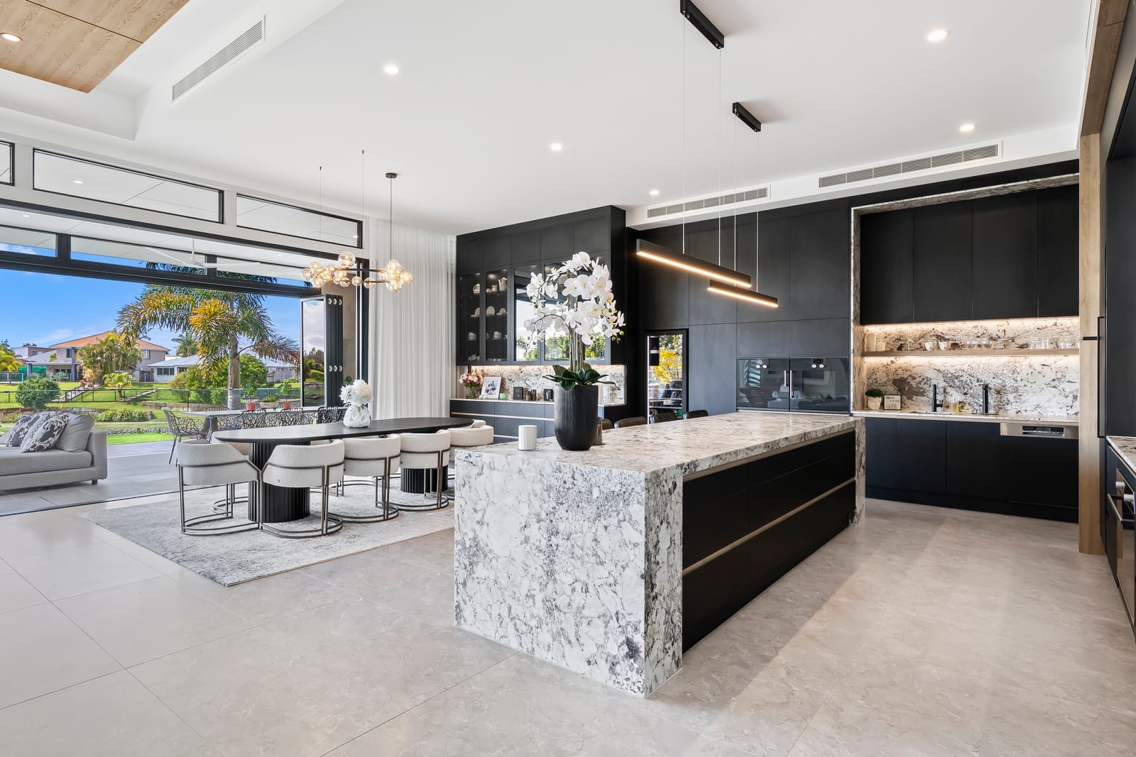 Lakeside Architectural Marvel, Celebrating Large-Scale Liveable Luxury
