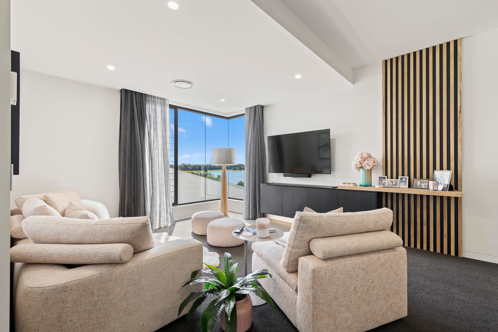 Lakeside Architectural Marvel, Celebrating Large-Scale Liveable Luxury