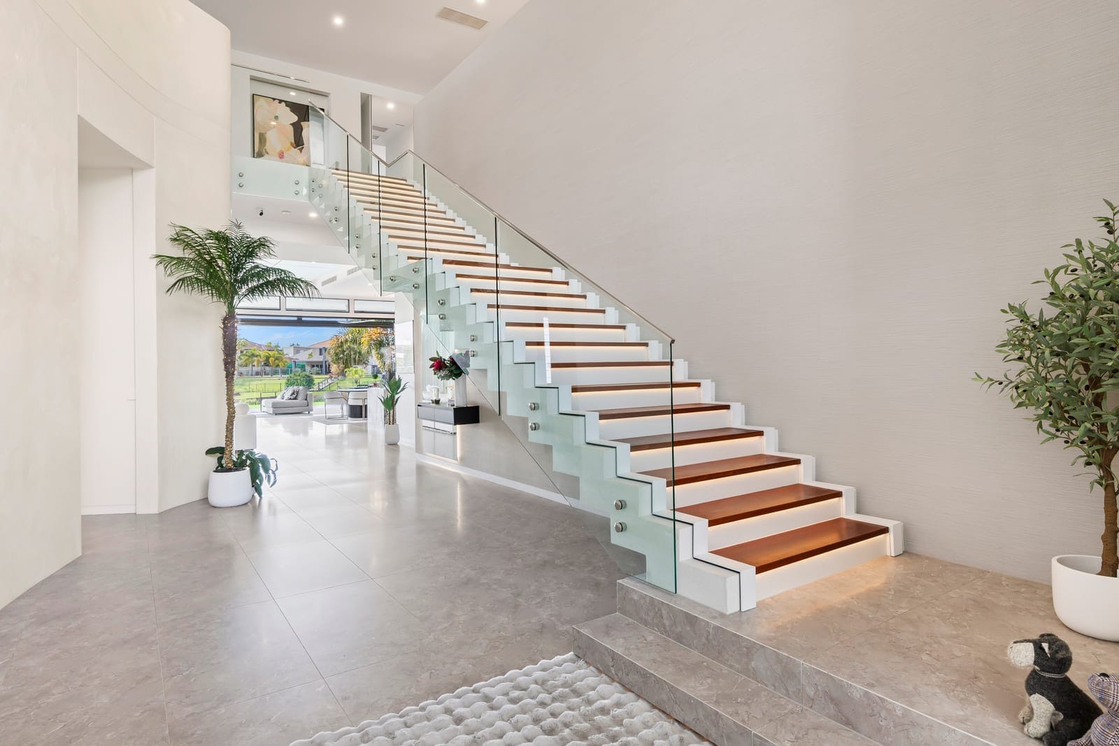 Lakeside Architectural Marvel, Celebrating Large-Scale Liveable Luxury