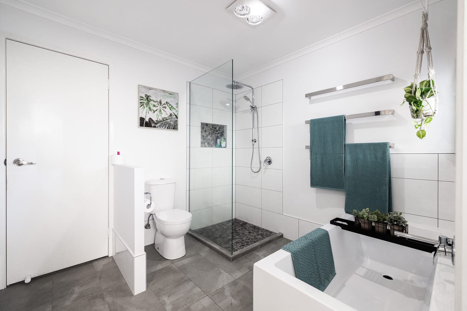 North Facing Entertainer: Dual Access, Dual Living